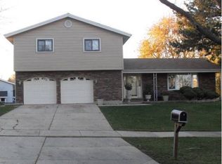 228 Winston Ln, Bloomingdale, IL 60108