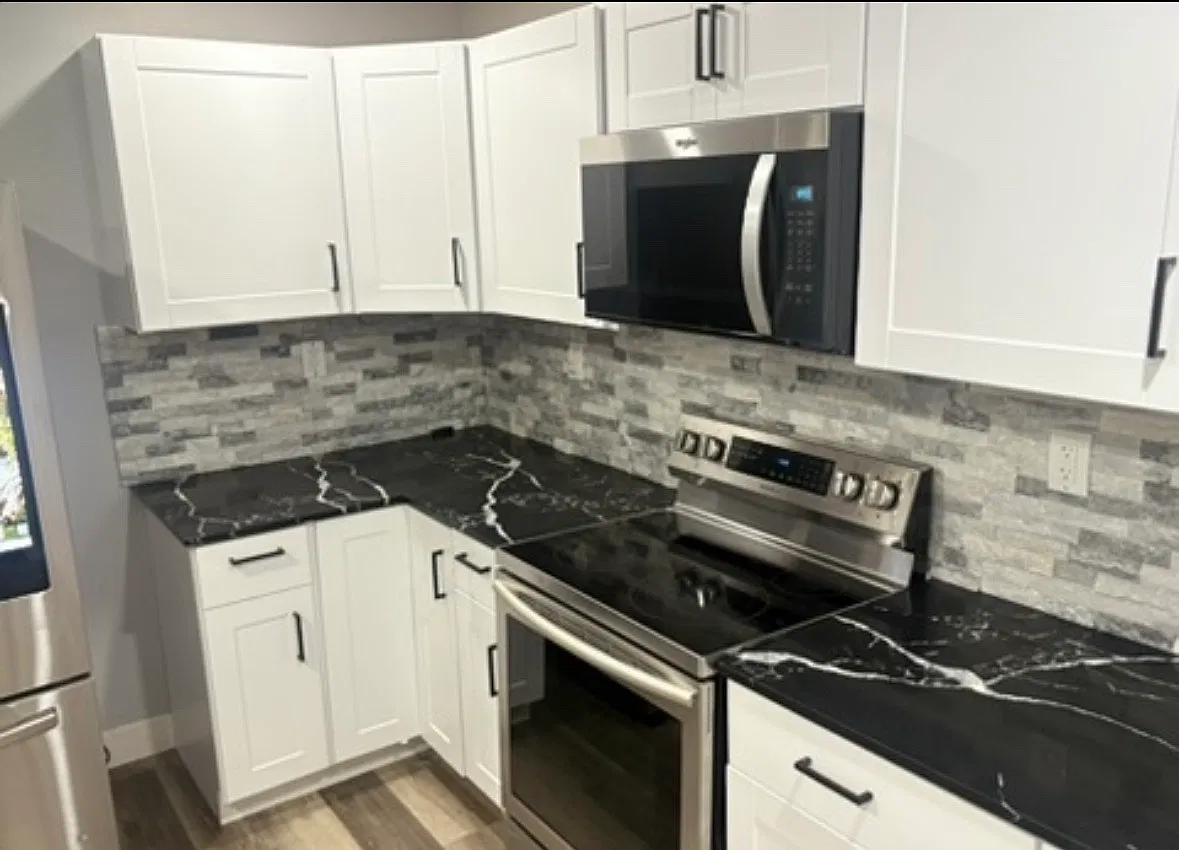 2 bed, 700 sqft, $1,835 — Photo 1