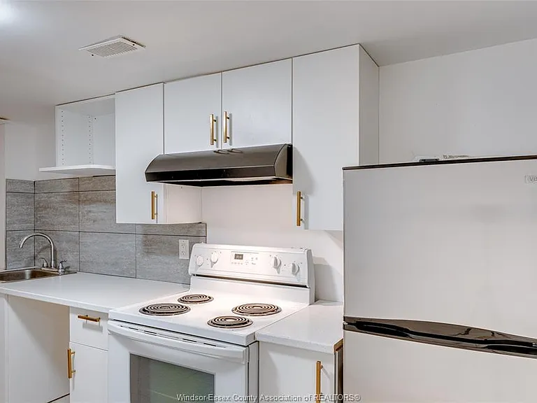 1627 Marentette Ave #BASEMENT — Photo 7