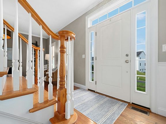 5th image of 54 High Point Dr