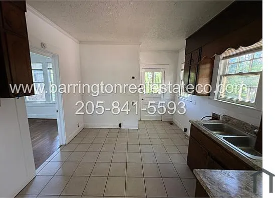 1642 Graymont Ave W — Photo 3