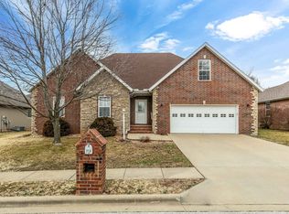713 River Rock Ct, Nixa, MO 65714