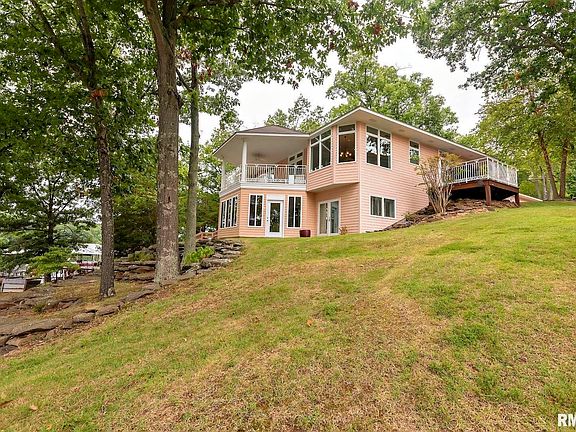 3rd image of 2452 Egyptian Hills Dr
