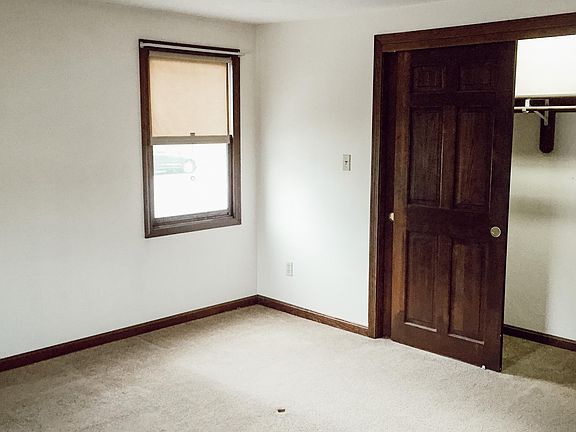 Fits king size bedroom!