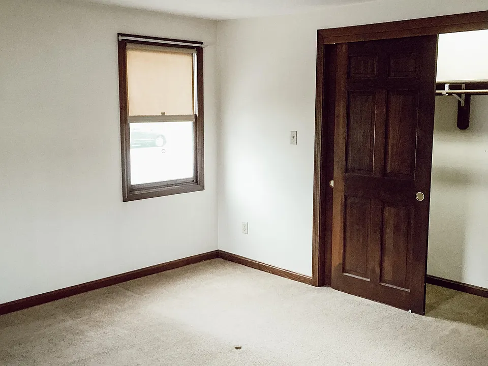Fits king size bedroom!