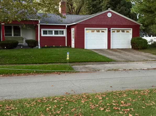 800 Adams Ave, Ellwood City, PA 16117