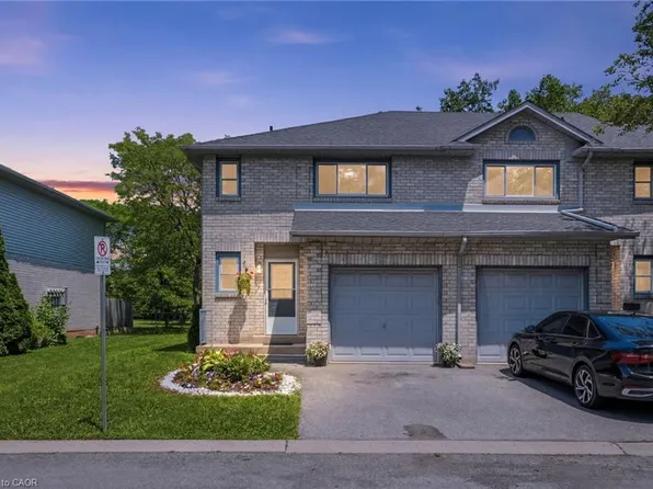 2 Royalwood Ct #51, Hamilton, ON L8E 4Z1
