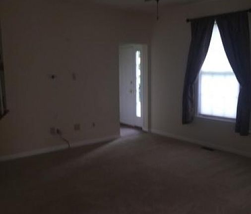 3rd image of 12121 Riverview Dr