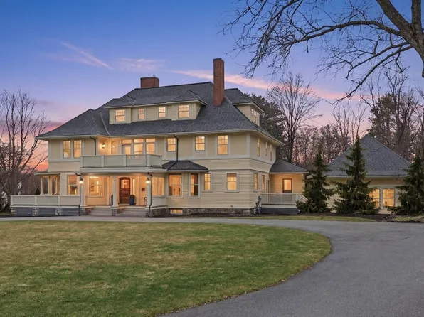 4 Adams St, Lexington, MA 02420