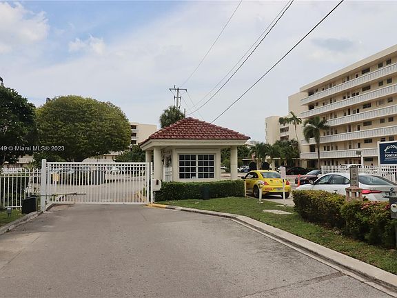 2nd image of 3020 Marcos Dr APT S405