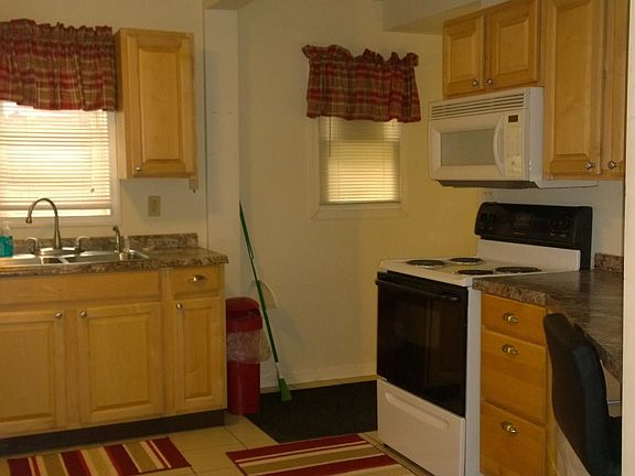 Kitchen (Middle Level)