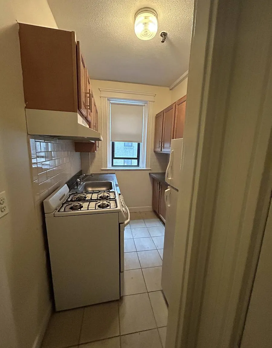 1160 Commonwealth Ave #25 in Allston, MA 02134 — Photo 1