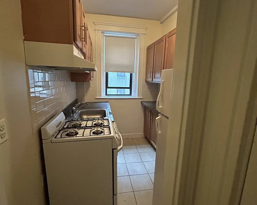 1160 Commonwealth Ave #25