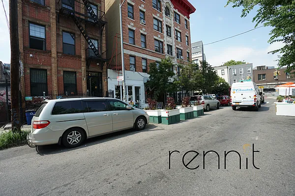 Rented by Rennit Inc. | media 14