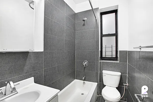 Rented by REZI | media 11