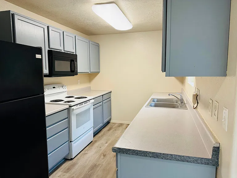 4556 NE 119th Ave #10 — Photo 5