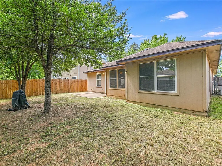 14700 Menifee St — Photo 25