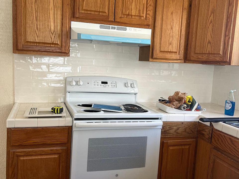 2nd image of 552 S Vaughn Ave #A
