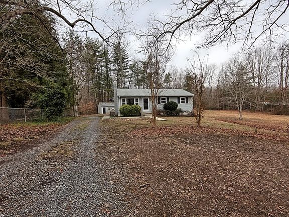 4th image of 236 Elmwood Ln