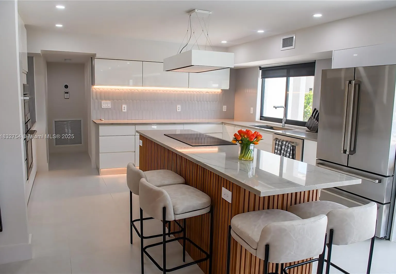 Country Club Isles — Photo 1