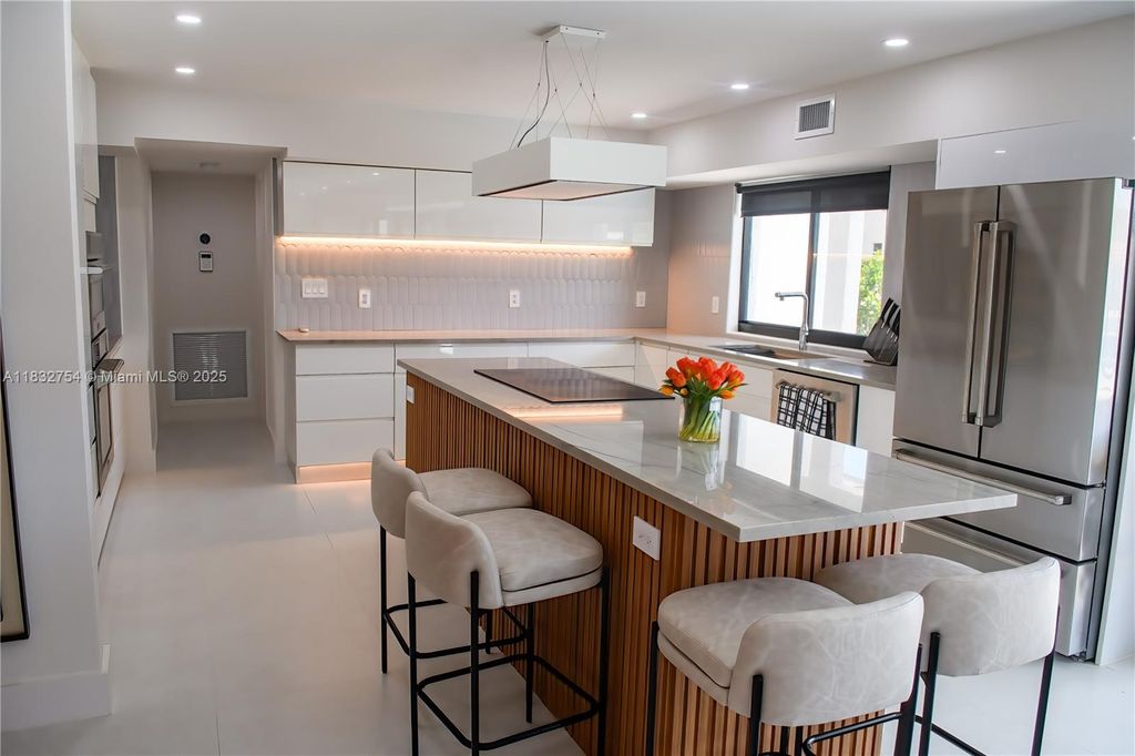 1240 NE 27th Ter, Pompano Beach