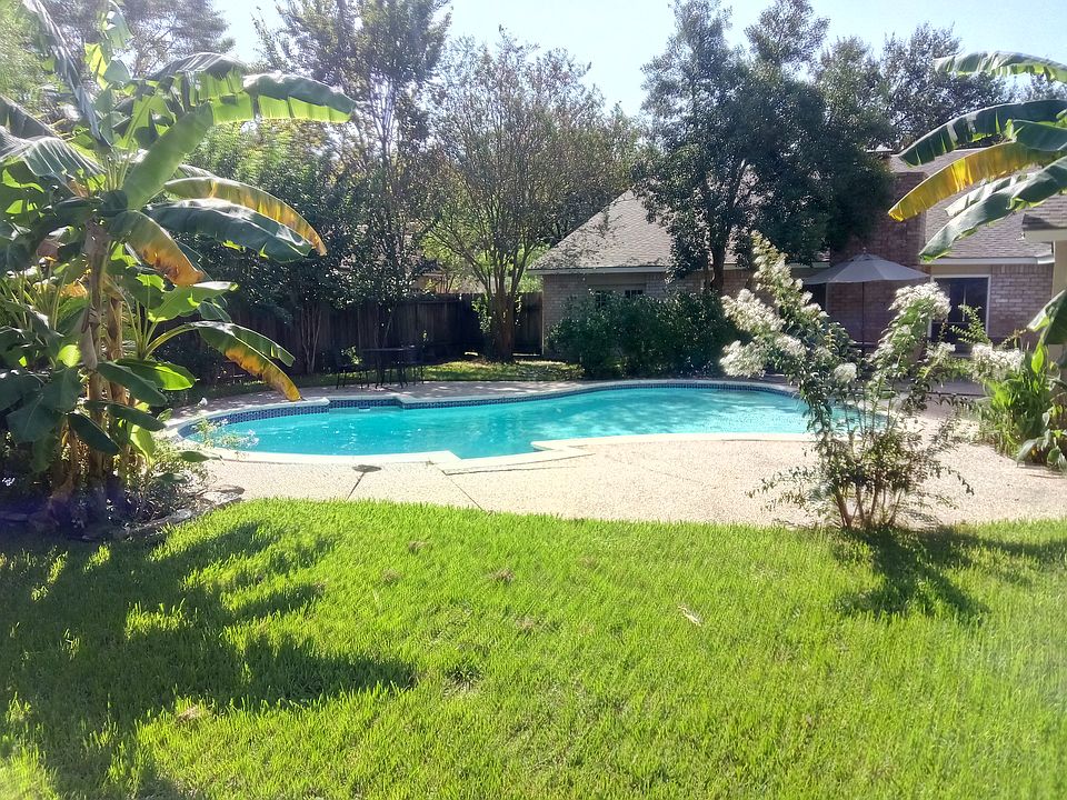 1st image of 15402 Glamorgan Dr