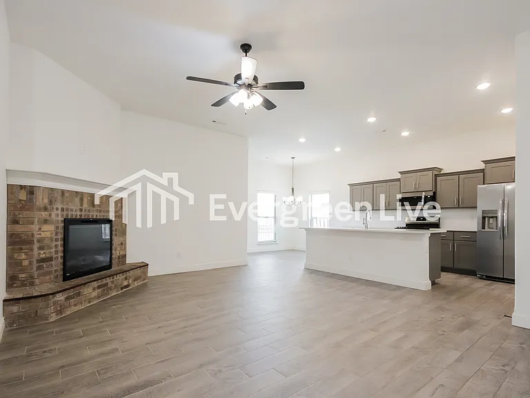 5907 NW Grant St — Photo 6