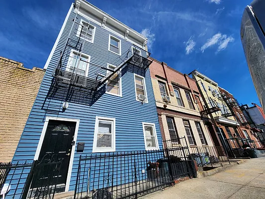 Rented by Voro New York | media 17