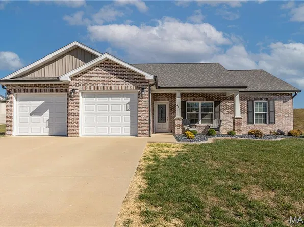 463 Castle Leoch Dr, Jackson, MO 63755