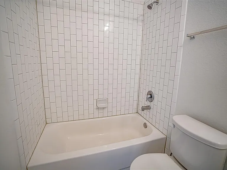 16131 Sommerall Creek Ln — Photo 32