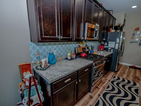 5th image of 9039 Green Meadow Dr