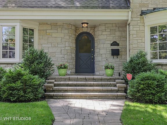 3rd image of 6767 N Wildwood Ave