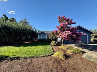 757 Arcadia Dr, Eugene, OR 97401