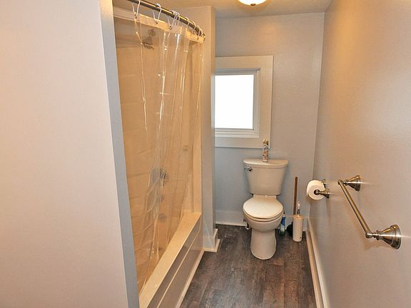 4th image of 1528 Dover Ave