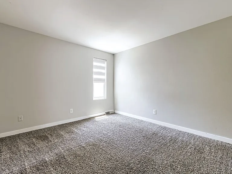 1050 S Monaco Pkwy #145 — Photo 7