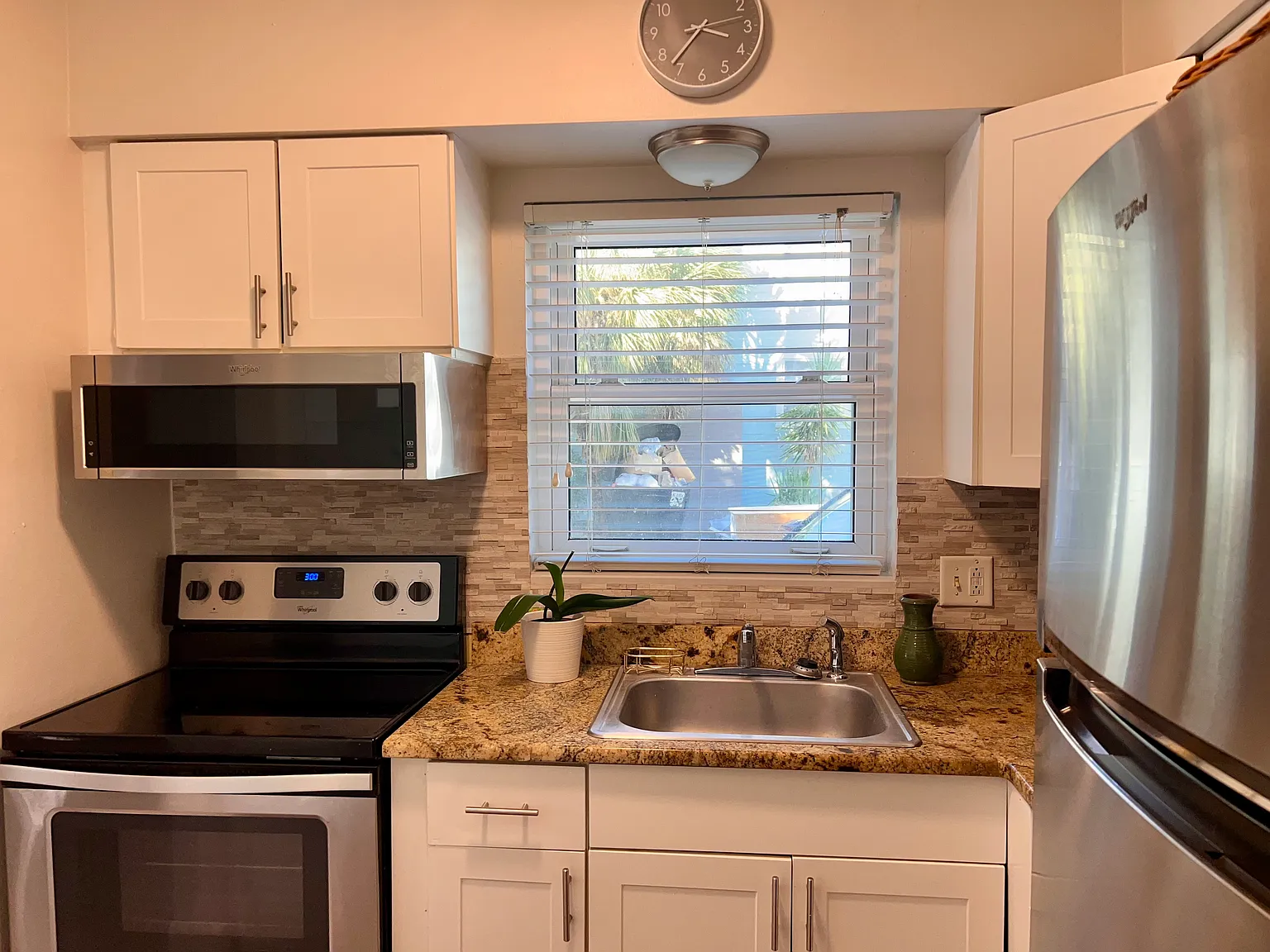 1 bed, 650 sqft, $2,100 — Photo 2