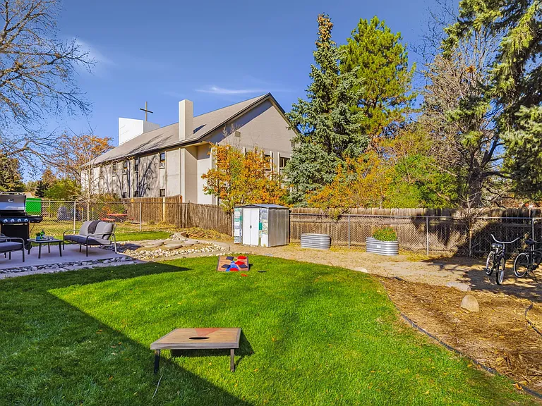 1004 Mantz Pl — Photo 24