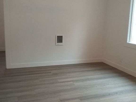 4th image of 1035-1039 1/2 Valencia St #1037