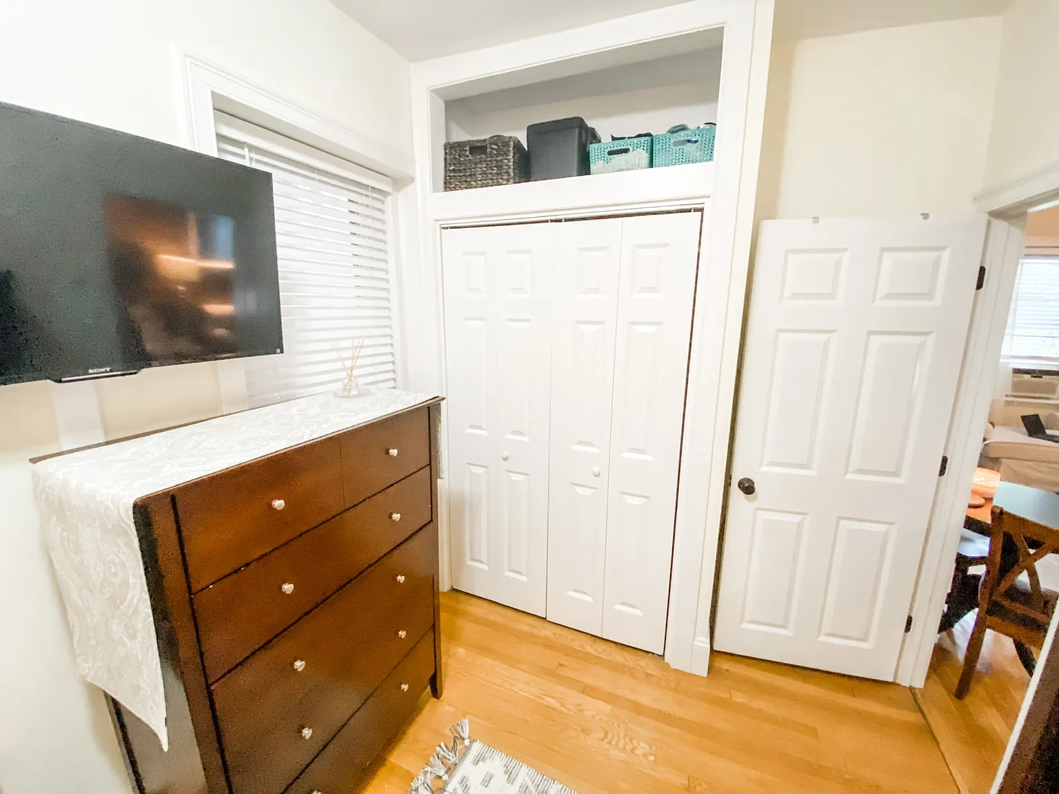 2 bed, 820 sqft, $4,200 — Photo 4