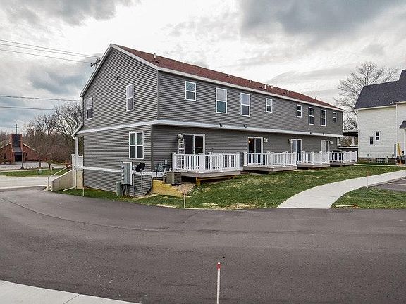 2nd image of 1771 Knapp St NE