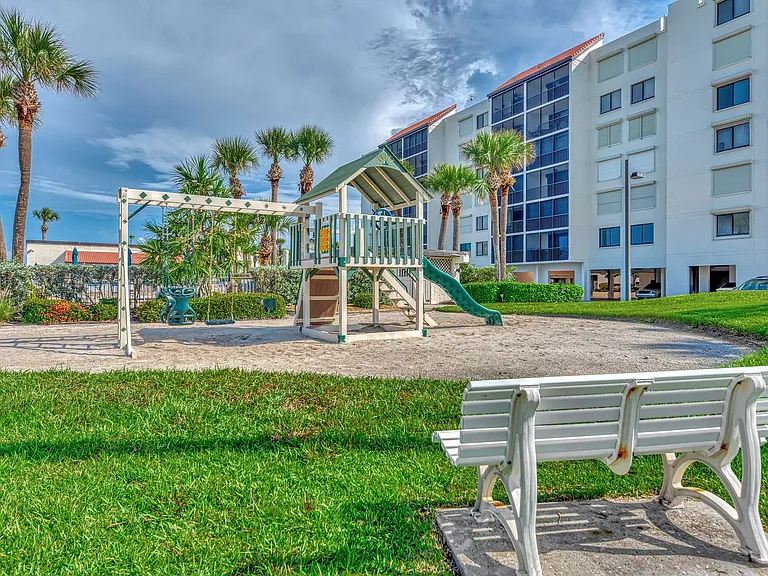 1945 Gulf Of Mexico Dr #M2-414 — Photo 55