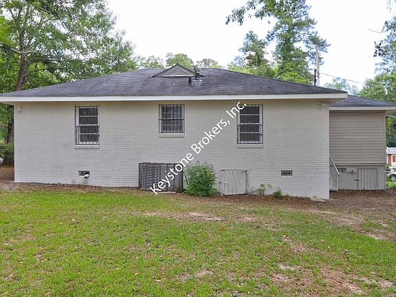 2nd image of 2072 Knightsbridge Rd