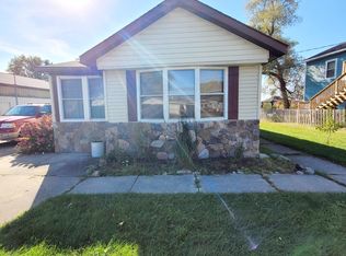 11071 W Shore Dr, Houghton Lake, MI 48629