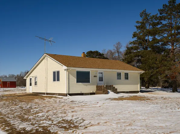 9645 2nd Ave SE, Pollock, SD 57648