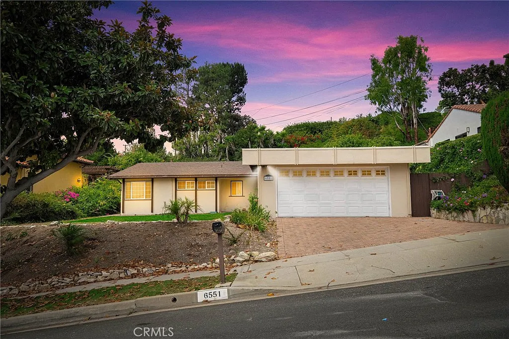 4 bed, 1806 sqft, $5,750 — Photo 1
