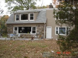 1 Lovers Ln, Danbury, CT 06811