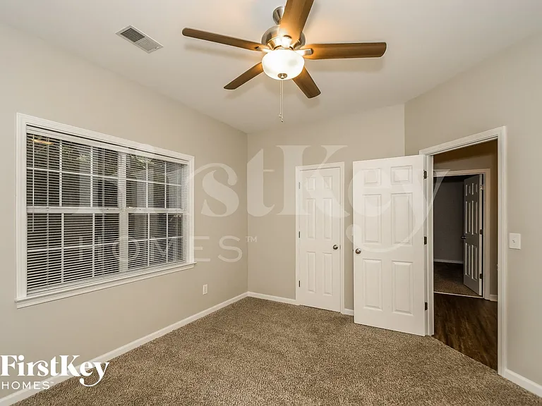 117 Cobblestone Ter — Photo 12