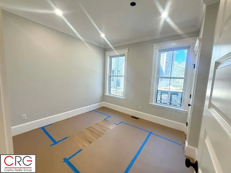 168-170 Webster Ave #1 — Photo 20