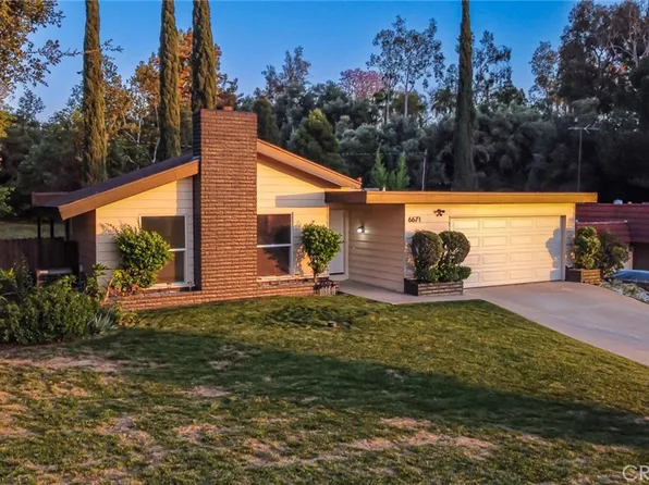 6671 Fairway Ln, Highland, CA 92346
