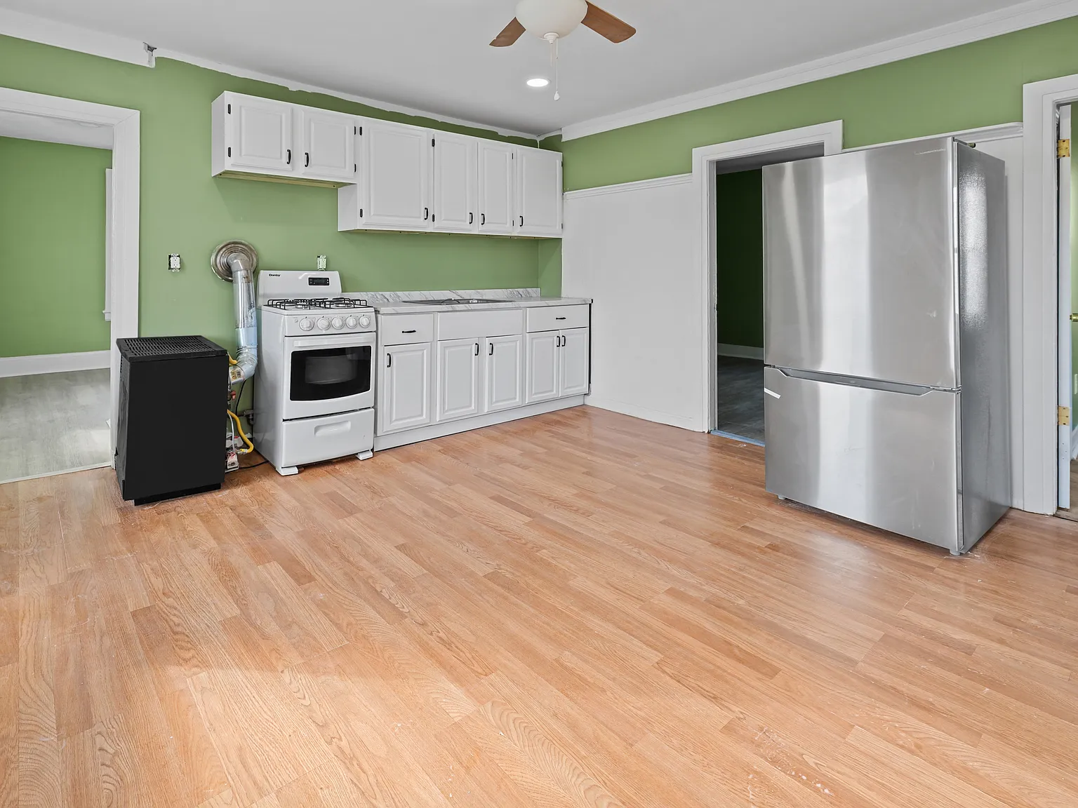 2 bed, 1077 sqft, $1,800 — Photo 2